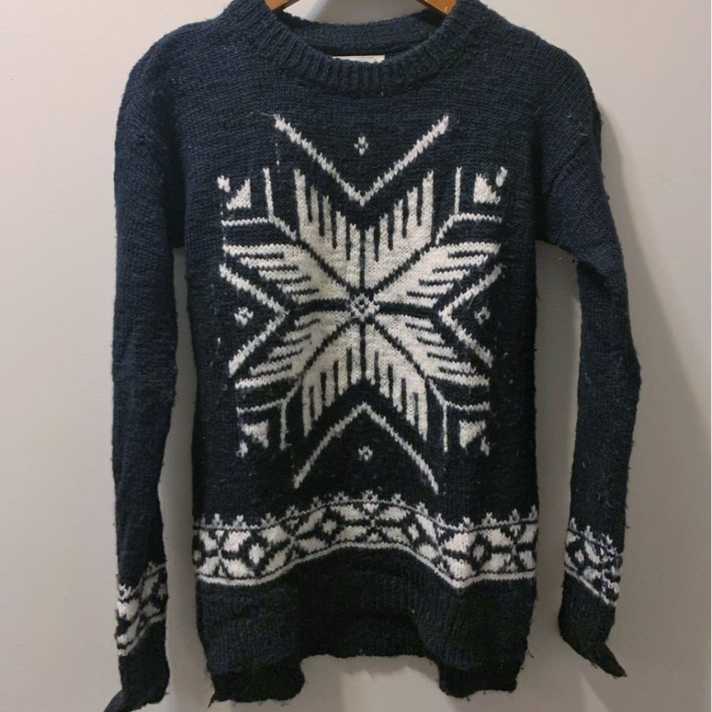 Abercrombie & Fitch Navy Blue and White Fair Isle Crewneck Sweater